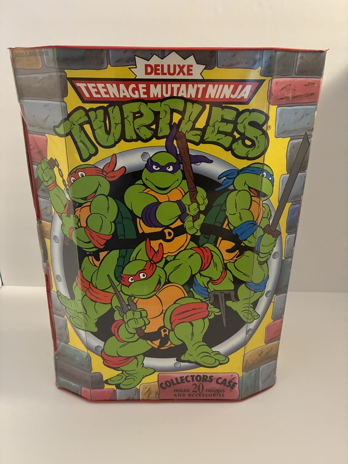 Vintage TMNT Deluxe Collector Case Holds 20 Figures