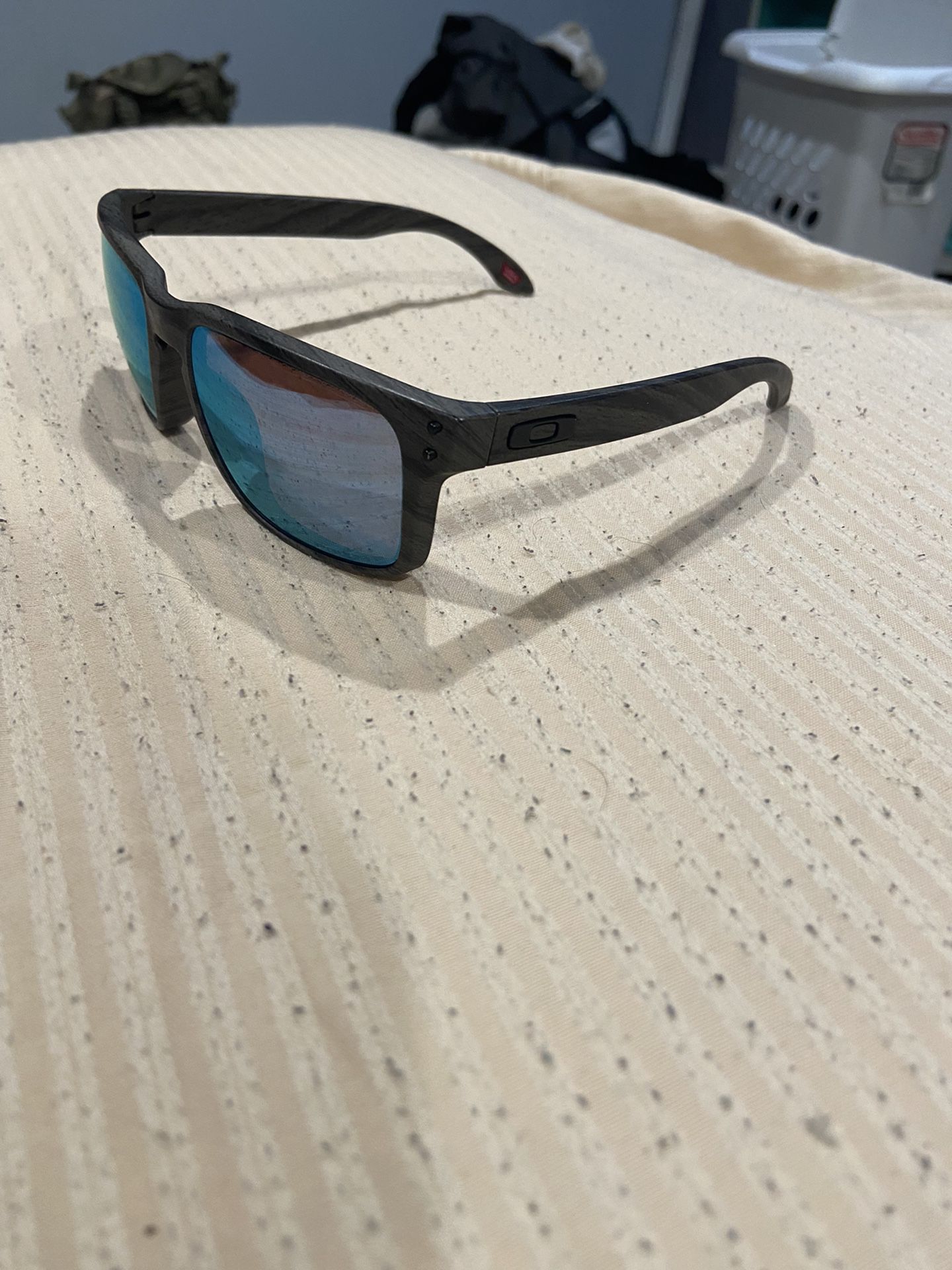 Oakley Sunglasses for Sale in Levittown, PA - OfferUp
