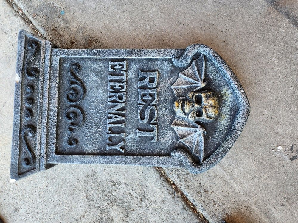 Resin Halloween Tombstone