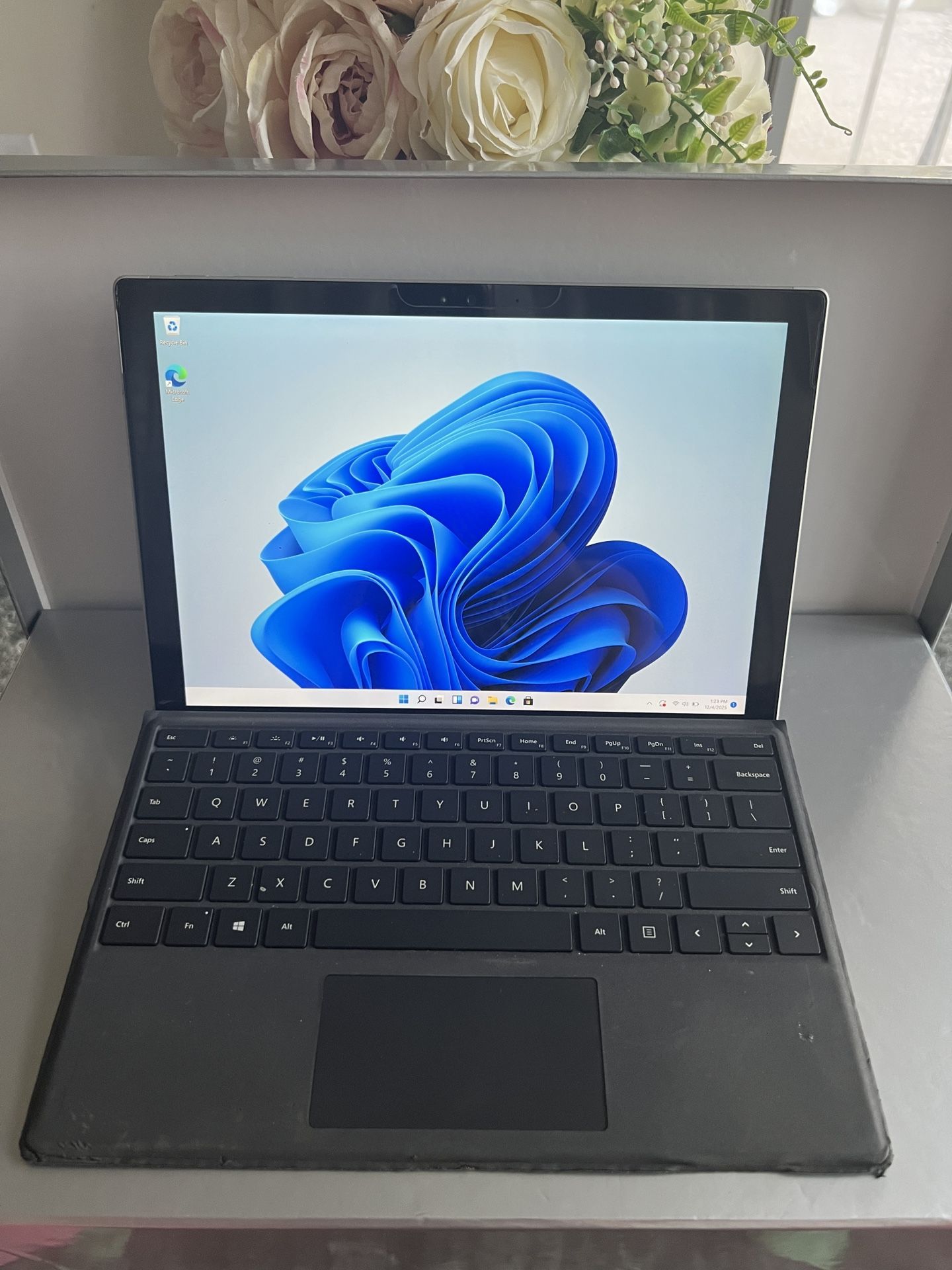 Microsoft Surface Pro 5 Gen 1796 Laptop 12" Intel Core M 4GB RAM 128GB SSD Windows 11 w/ Charger - $89