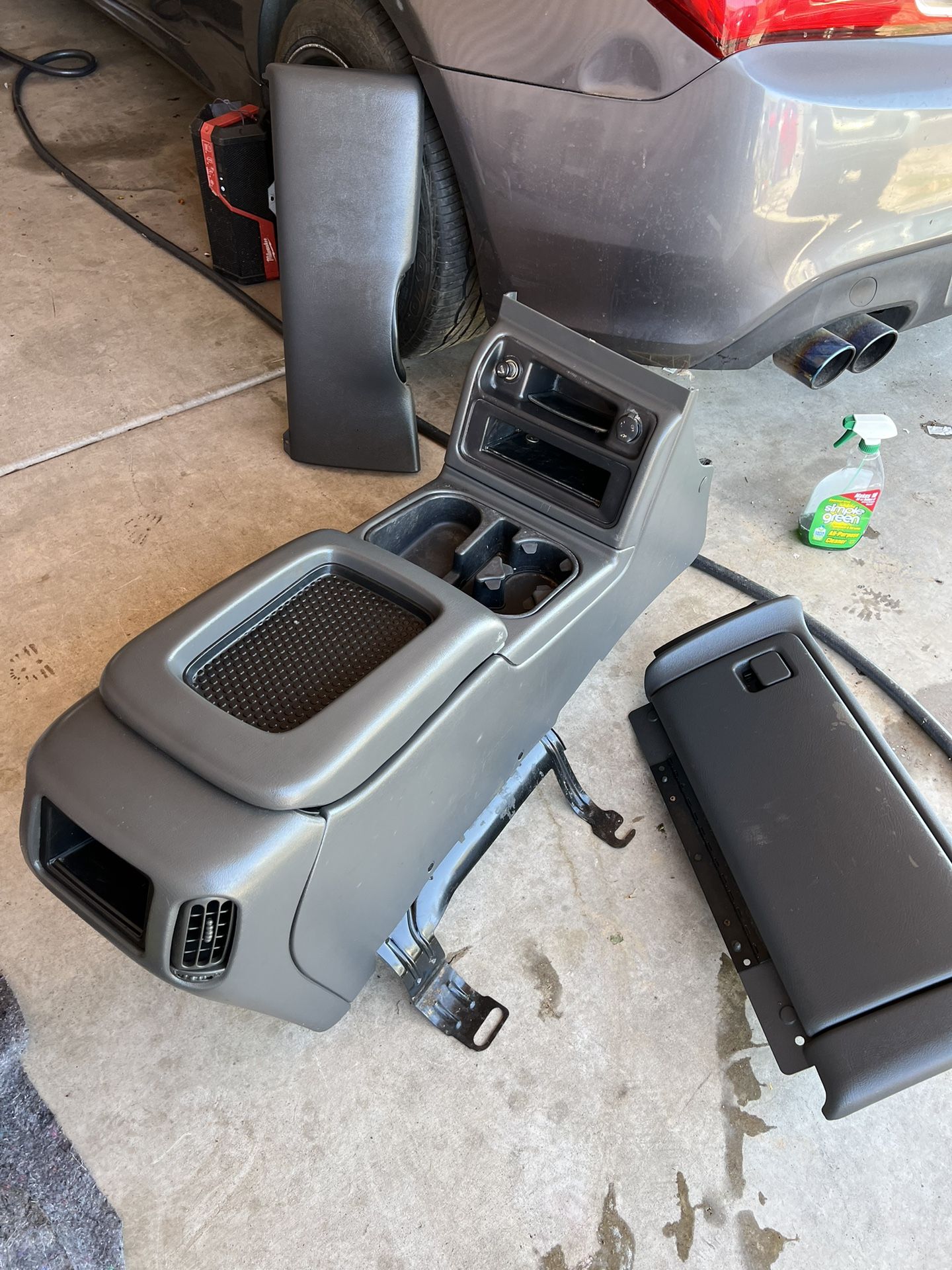 Chevy Silverado Center Console for Sale in Mesa, AZ OfferUp