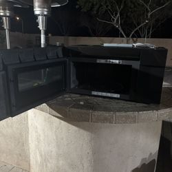 GE Microwave And Stove 