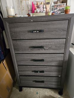 Twin bedroom set.