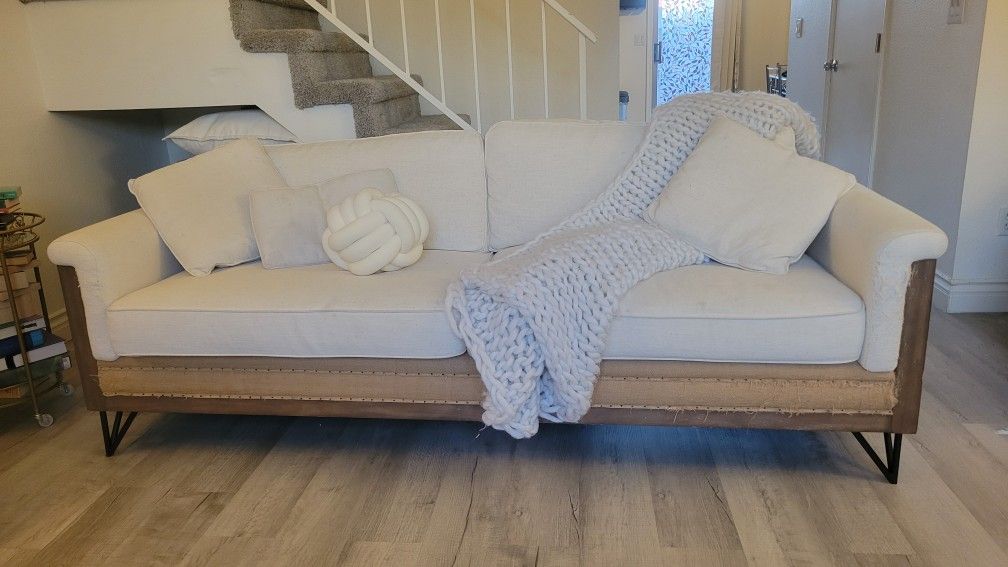 Magnolia Homes Paradigm Sofa