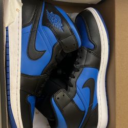 Air Jordan 1 Retro High Royal Blue Size 9 With The Box And Crease Protectors