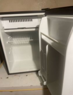 Mini fridge refrigerator with freezer compartment
