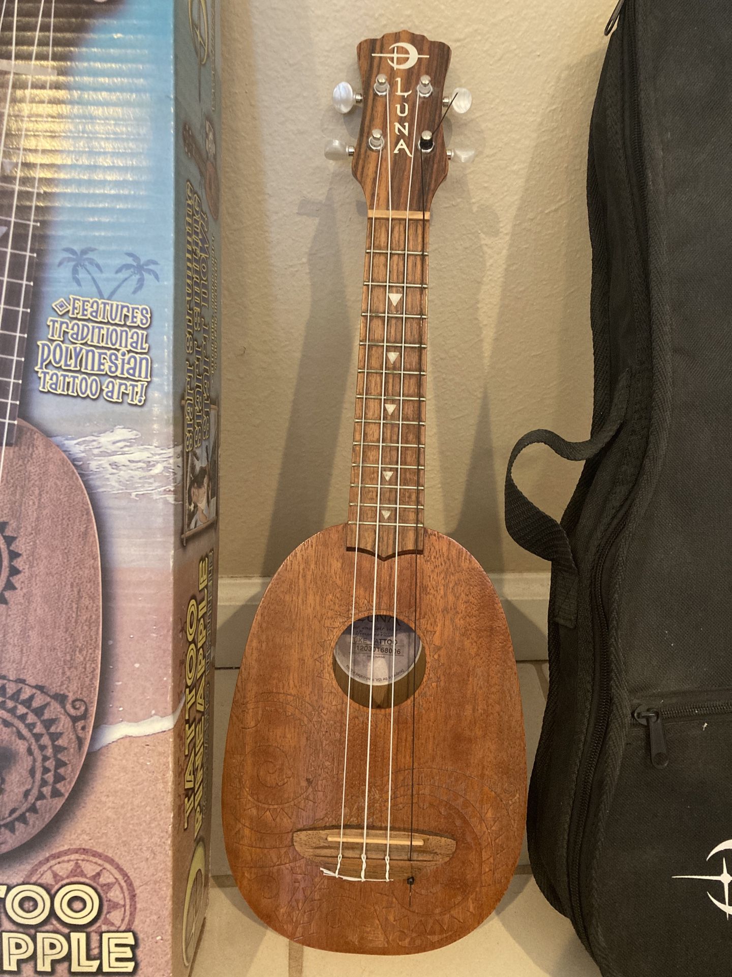 Luna Soprano Tattoo Pineapple 🍍 Ukulele Carry Case Original Box Like New Uke
