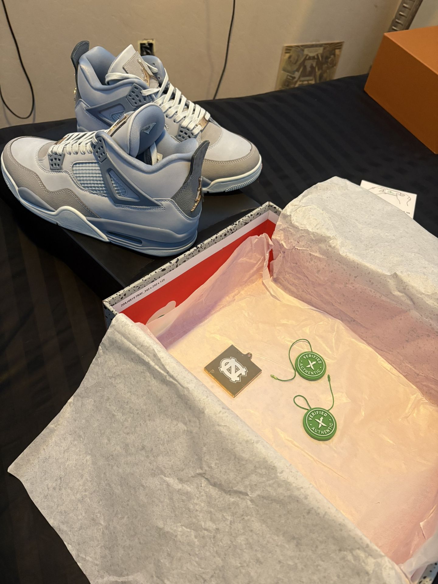 Air Jordan 4 Retro NCAA sneakers