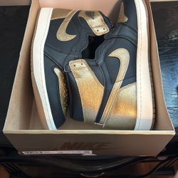 Jordan 1 High Gold Metallic 