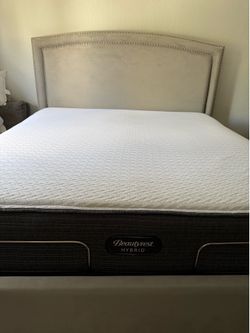 Beautyrest King size mattress with full adjustable base and bed frame included