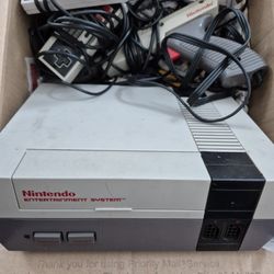  NINTENDO GAME SET 150.00 Firm