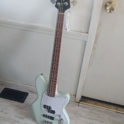 Ibanez TMB100 Base Guitar