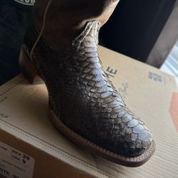 Python Boots 