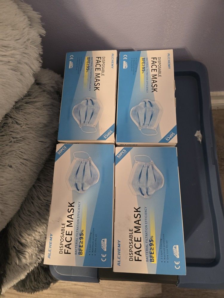 Disposable face mask