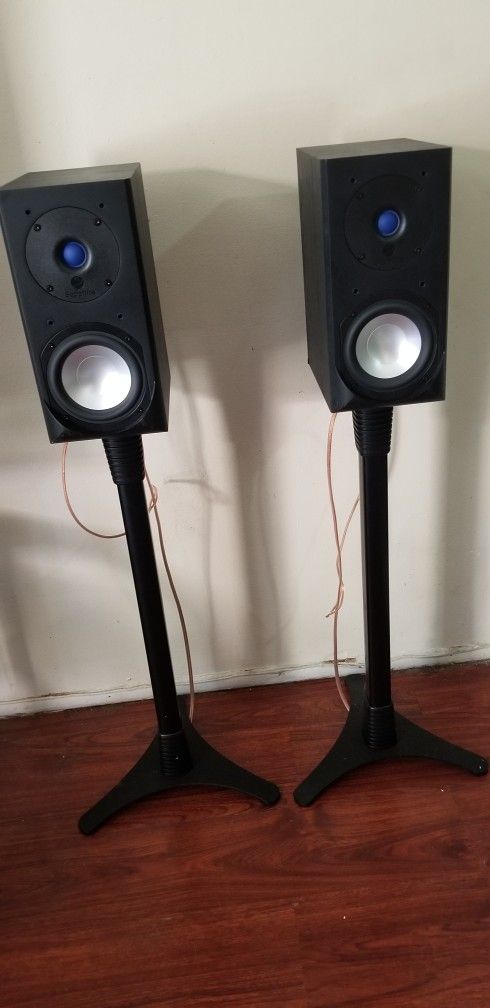 Speakers With Cast iron Stands   Great Bookshelf speakers 