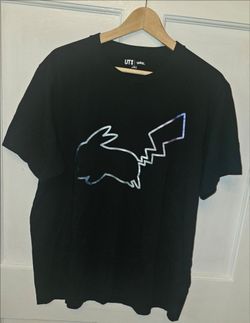 Uniqlo Mens UT Crew Neck Short Sleeve Graphic Print Casual Black T Shirt XLarge
Excellent condition 
Super clean 
No rips or stains 
Not faded 
Pls se