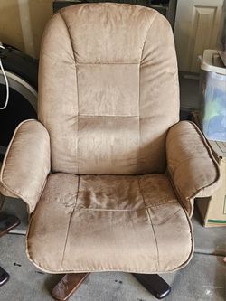 Swivel Recliner With Ottoman