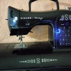 Singer Heritage Sewing Machine 106th Anniversary Edition 