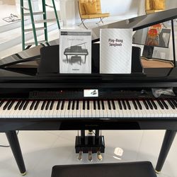 Stunning Suzuki Grand-Style Digital Piano – Like New, Perfect for Home!