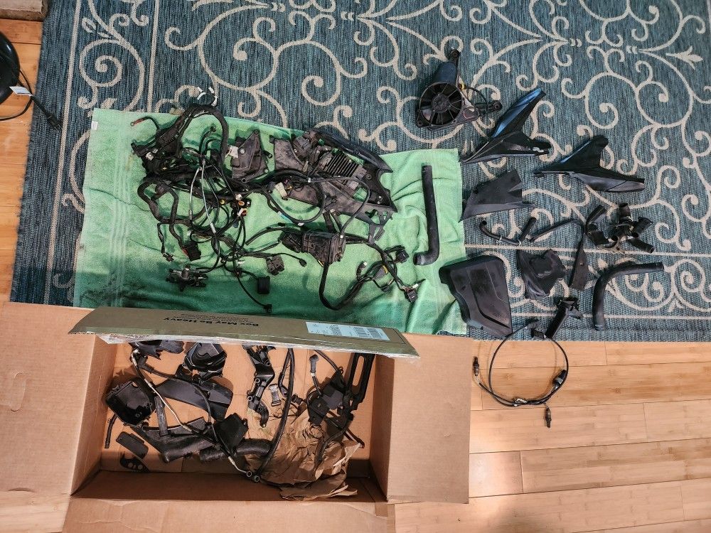 Misc DUCATI PANIGALE 959 898 V2 PARTS