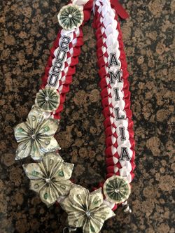 Graduation leis/ leis para graduación