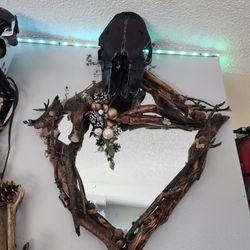Cow Skull Mirror Gothic Fairy Enchanted Vibes ✨️ 