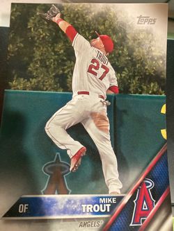 Mike Trout “The Catch” 2016 Topps Baseball Card