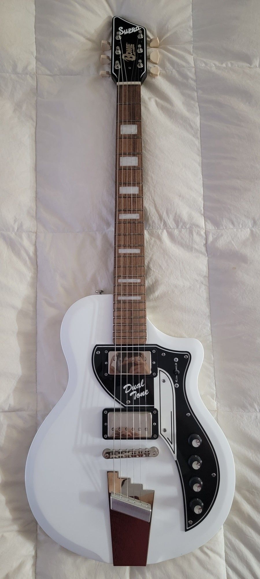 SUPRO Limited Edition David Bowie 1961 Dual Tone Guitar