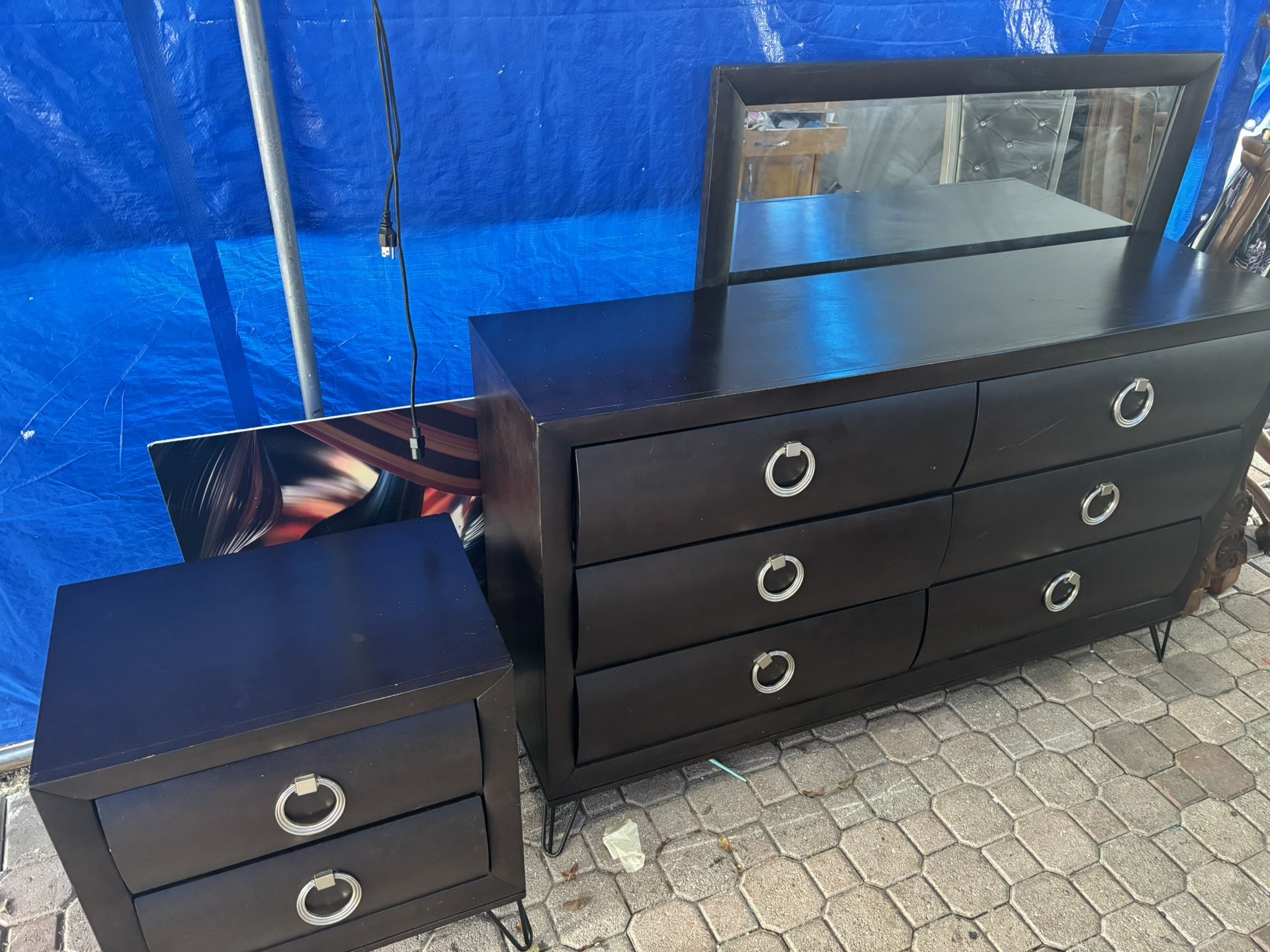 dresser and end table