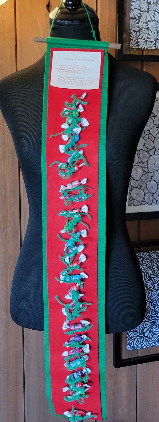 Vintage Felt Handmade Christmas Countdown Untie The Candy Advent Calendar 31"