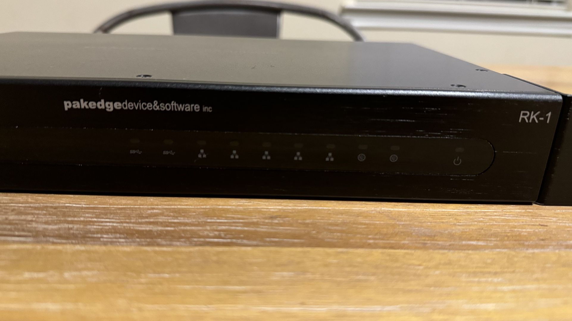 Pakedge RK-1 Router