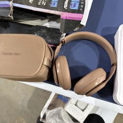 Dre beats kk Collab Brand new