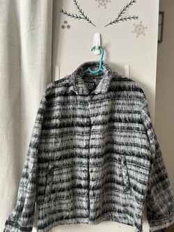Black & Gray Fuzzy Button-Front Men’s Jacket Size Small
