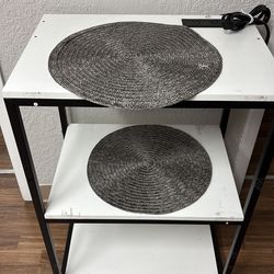 Mesa auxiliar para cocina con enchufes y USB