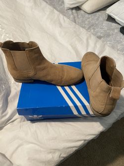 Chelsea boots