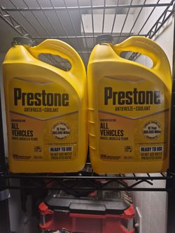 Prestone Antifreeze + Coolant 1 Gallon – 2 Pack