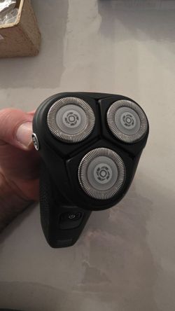 brand new 5D Norelco foil shaver wireless