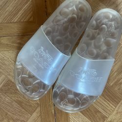 Size 3 In Kids Or 5 In Womens Coach Slides
