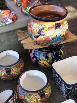 Diferentes macetas de Talavera en precios y tamaños muy hermosos