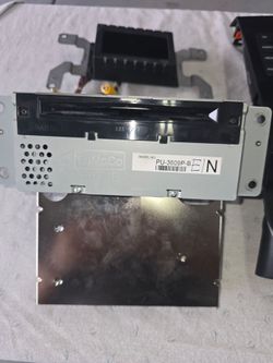 F150 AM/FM CD radio and bezel