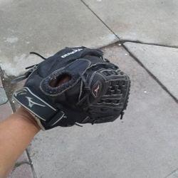 Mizuno Softball Glove