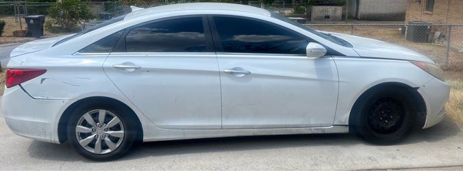 Hyundai Sonata White Sedan