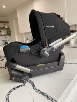 Nuna Pipa Car Seat And Base