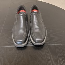 Dress shoes-Rockport size 8 color black