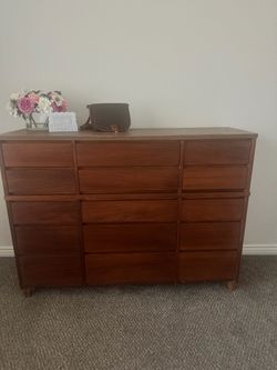 Vintage Distinctive Furniture by Stanley – Solid Walnut Dresser