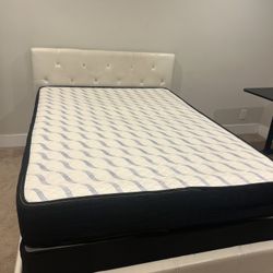 Full Size Bed With Mattress 
