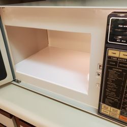 GREAT  MICROWAVE OVEN