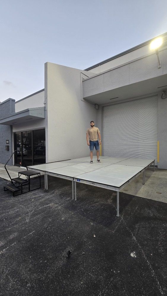 STAGE FOR SALE 12X16Ft 24inch