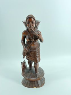 Rare Hand Carved Wood Statue Igorot Philippines Hunter Female Warrior