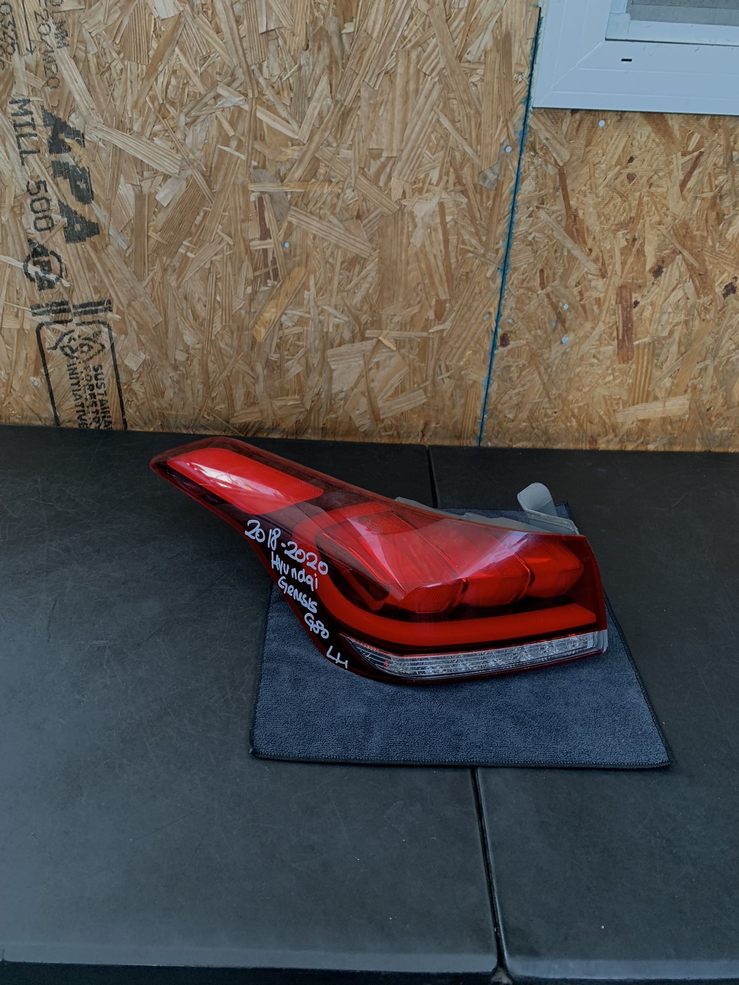2017 2018 2019 2020 HYUNDAI GENESIS G80 LEFT SIDE TAIL LIGHT OEM USED